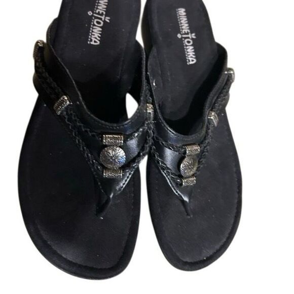 Minnetonka Shoes - Minnetonka Women's Silverthorne 360 Black Leather Sandals Size 8